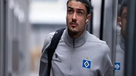 埃贝尔与赫内斯因疾缺席，未现身拜仁对圣保利比赛现场