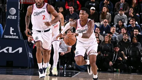 “墨西哥公开赛三人携手领跑，俞俊安暂居第18名”